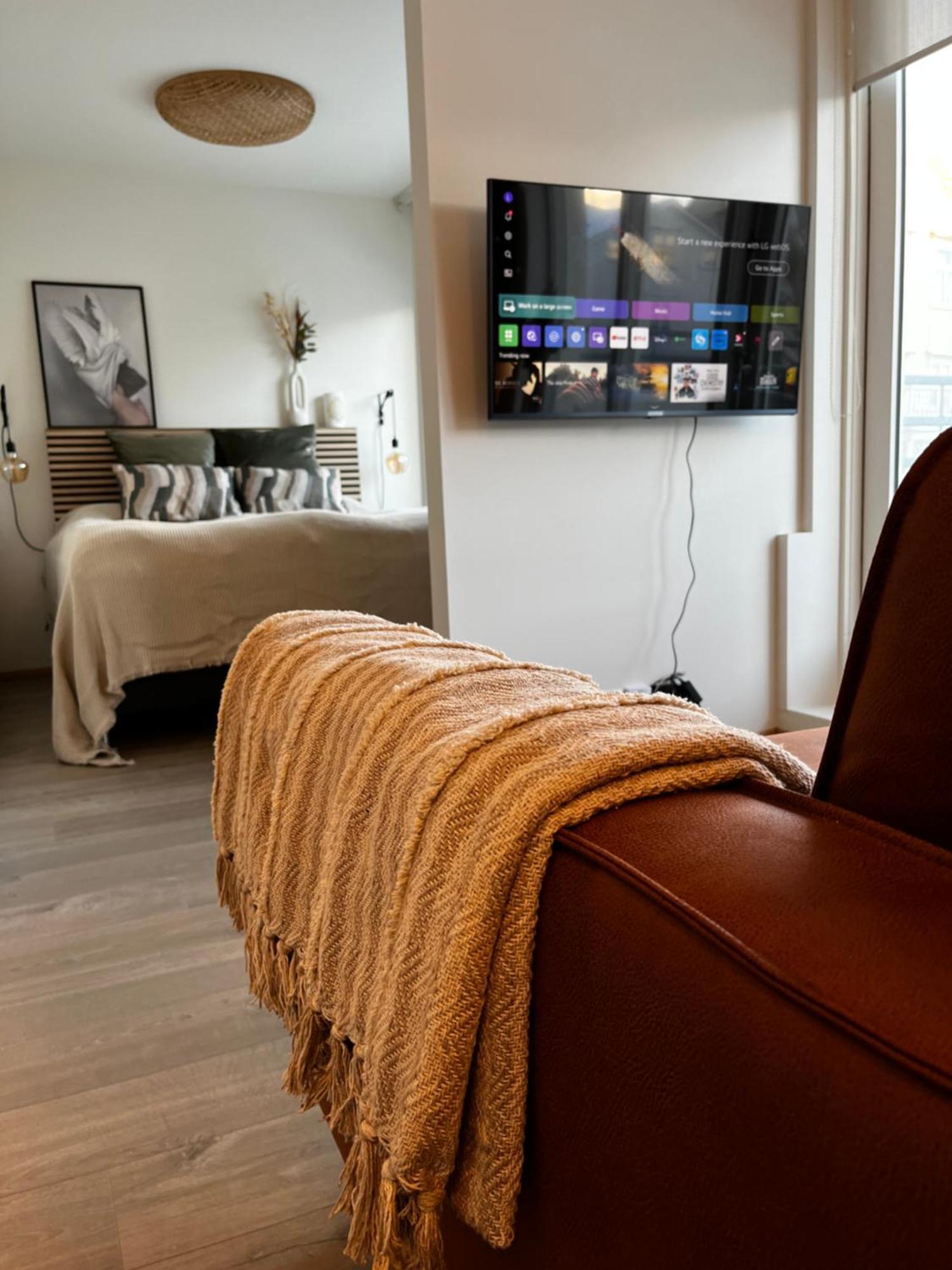Charming Deluxe Apartment Акурейри Екстериор снимка