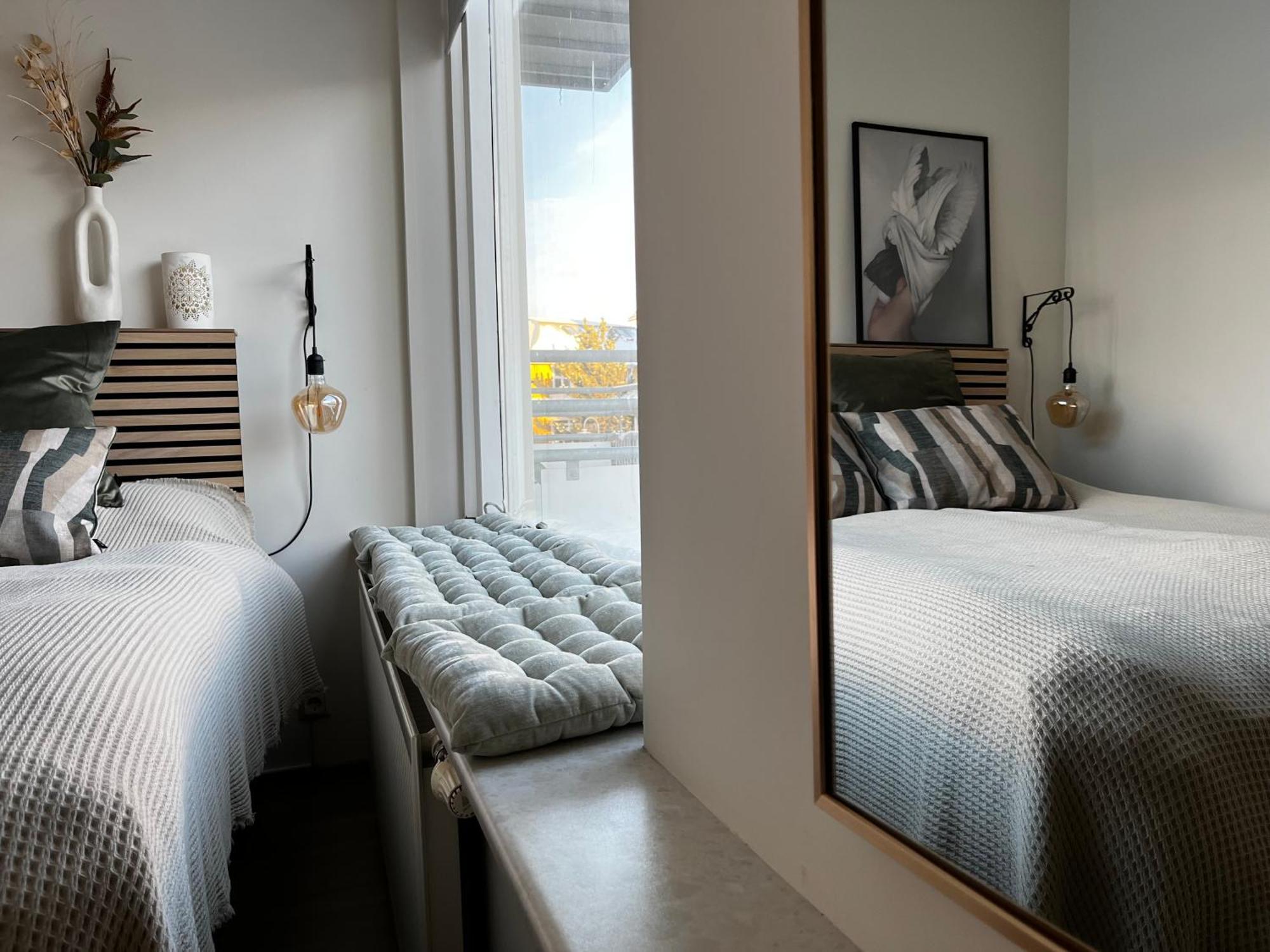 Charming Deluxe Apartment Акурейри Екстериор снимка