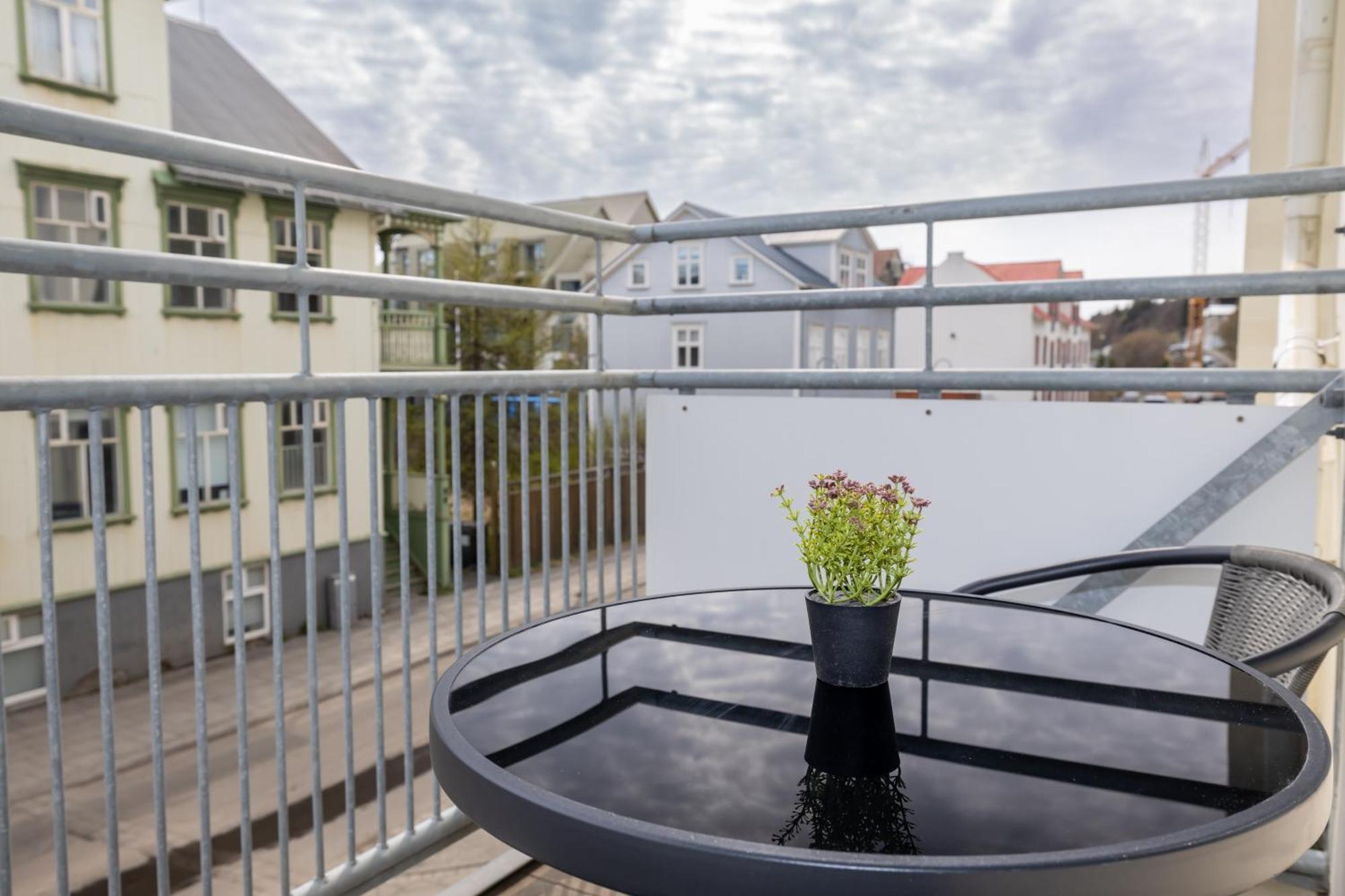 Charming Deluxe Apartment Акурейри Стая снимка